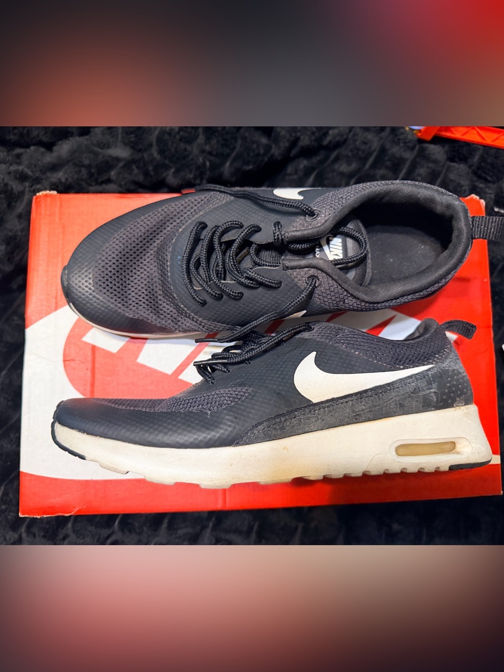 Nike Men’s Black and White Low-Top Sneakers